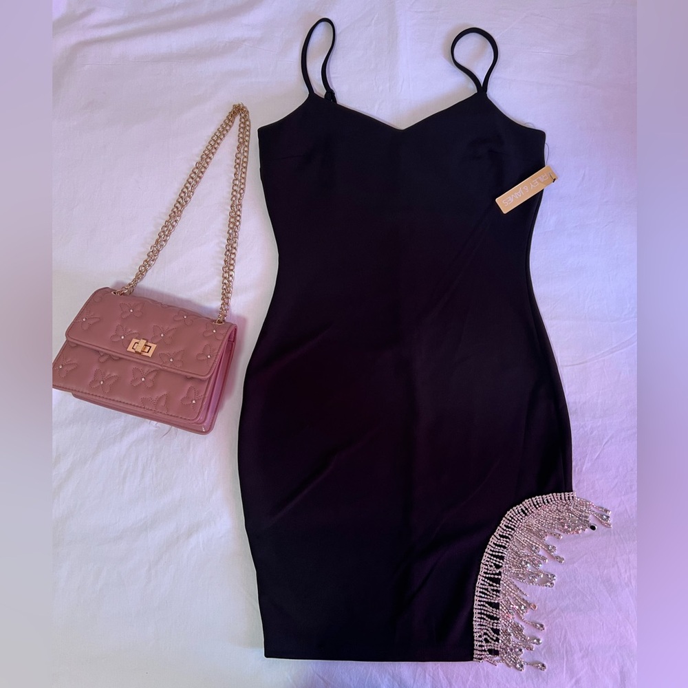 black dress size M. elegant for a special occasion.